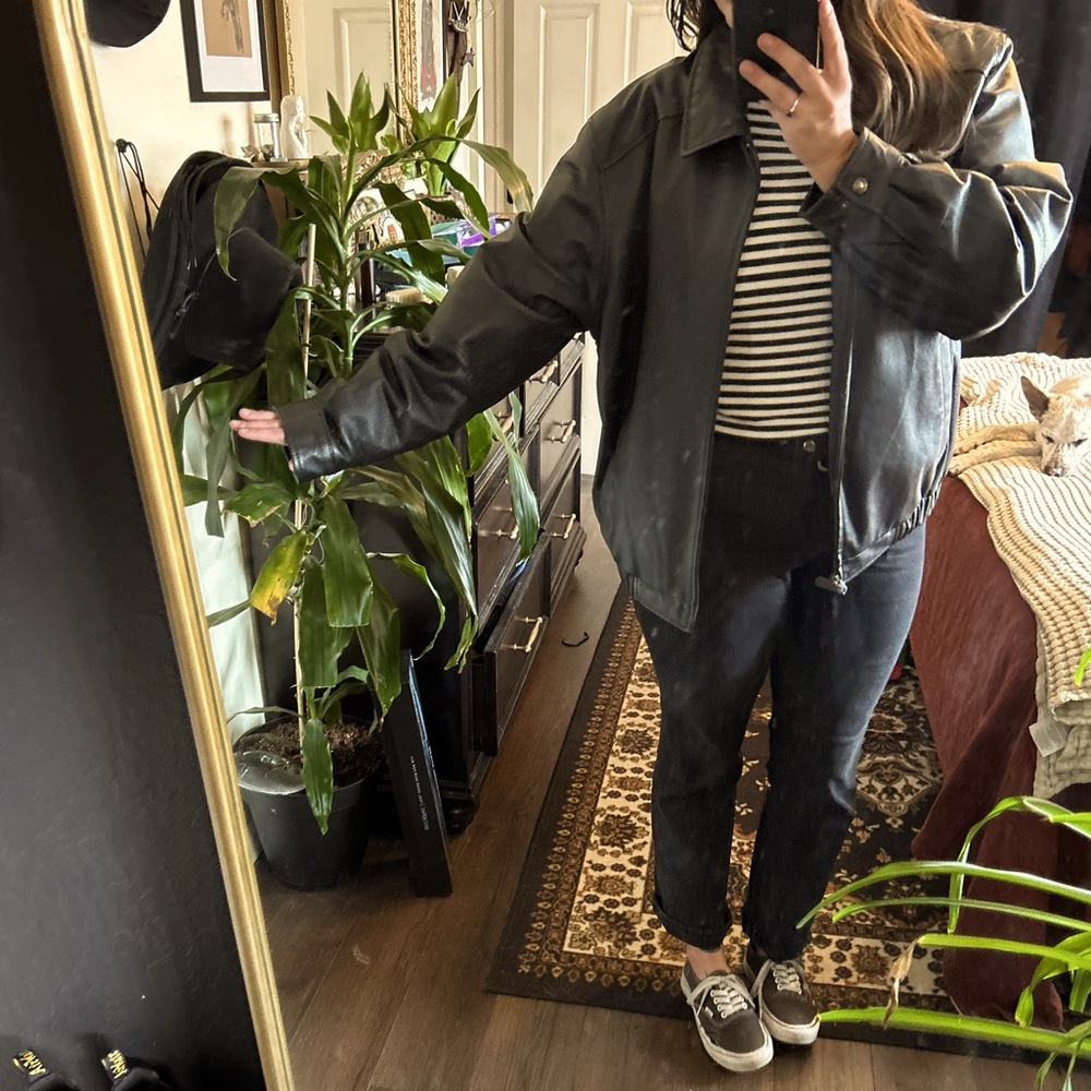 Leather jacket - Picture 2 of 6